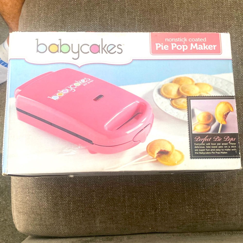 Babycakes Pie Pop Maker new